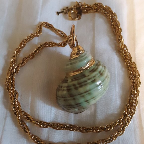 Trifari Jewelry - Vintage Trifari Gold Tone Necklace with Green Turban Seashell Pendant